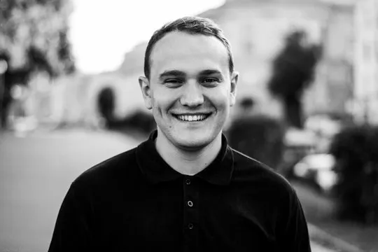 移动端体育用户使用场景示意图